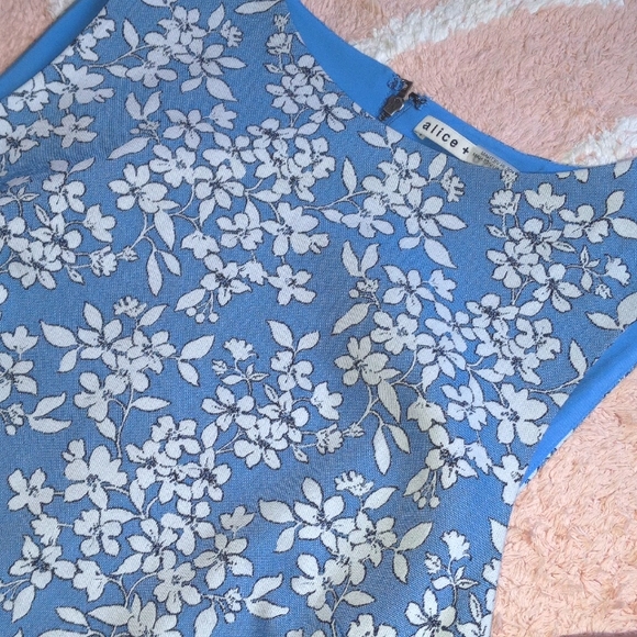 Alice & Olivia 8 - Picture 4 of 8